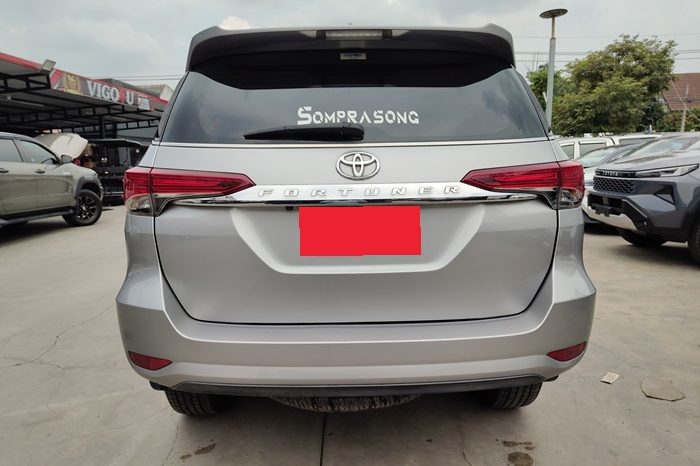 TOYOTA 2WD 2020 2.4V AT FORTUNER SILVER  2845 full