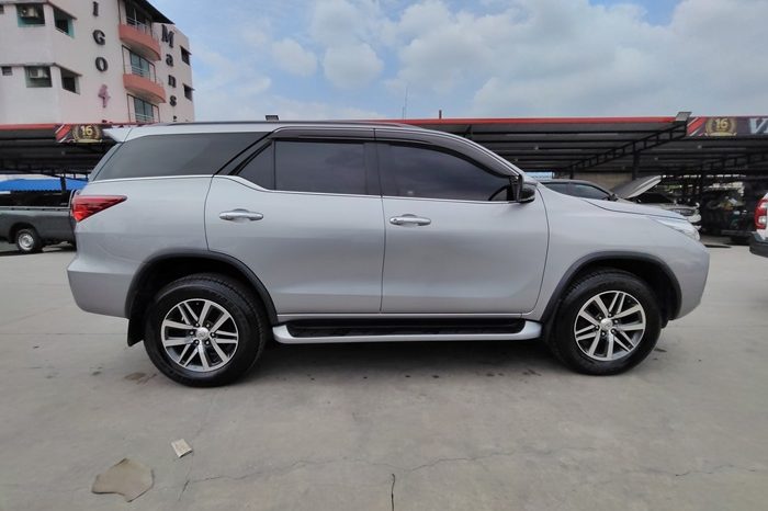 TOYOTA 2WD 2020 2.4V AT FORTUNER SILVER  2845 full