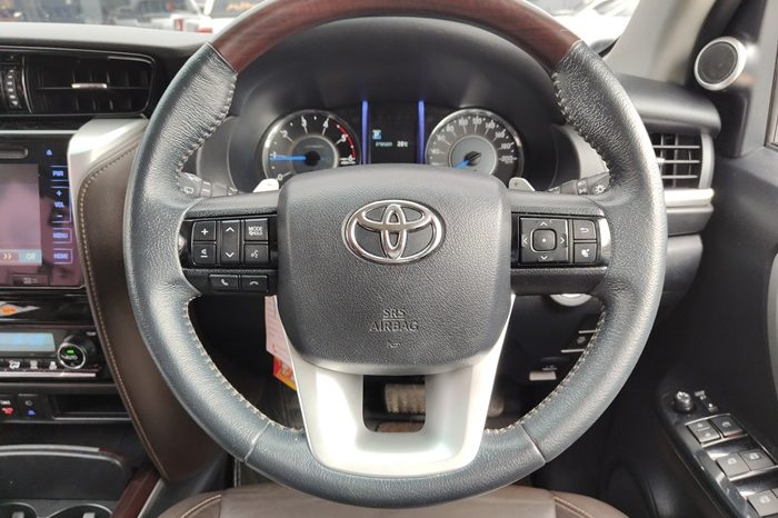 TOYOTA 2WD 2020 2.4V AT FORTUNER SILVER  2845 full
