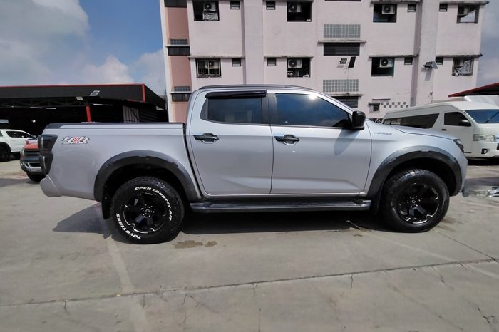 ISUZU 4WD 2020 3.0 AT DOUBLE CAB SILVER  2115 full