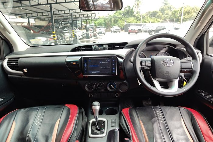 REVO PRE 2019 2.4E AT DOUBLE CAB WHITE  3961 full