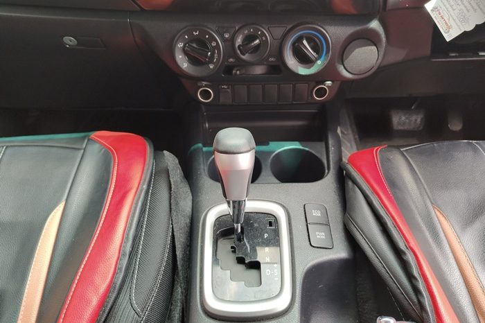 REVO PRE 2019 2.4E AT DOUBLE CAB WHITE  3961 full