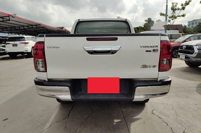 REVO PRE 2015 2.4E AT DOUBLE CAB WHITE  3107 full