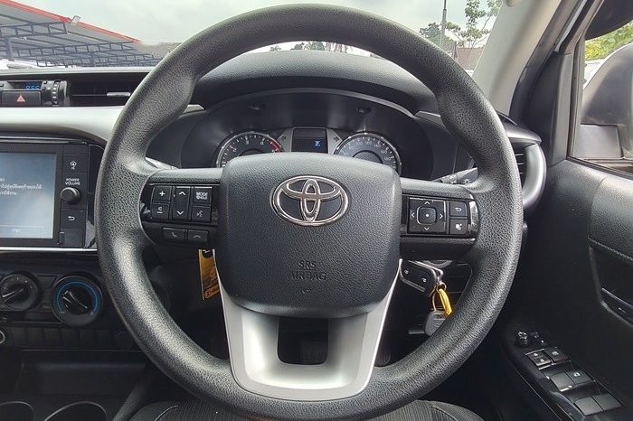 REVO PRE 2022 2.4 ENTRY AT DOUBLE CAB WHITE 6278 full