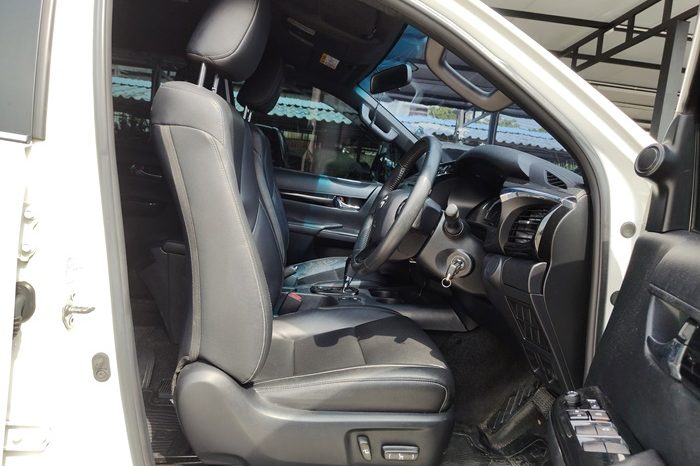 ROCCO PRE 2019 2.8G AT DOUBLE CAB WHITE 3854 full