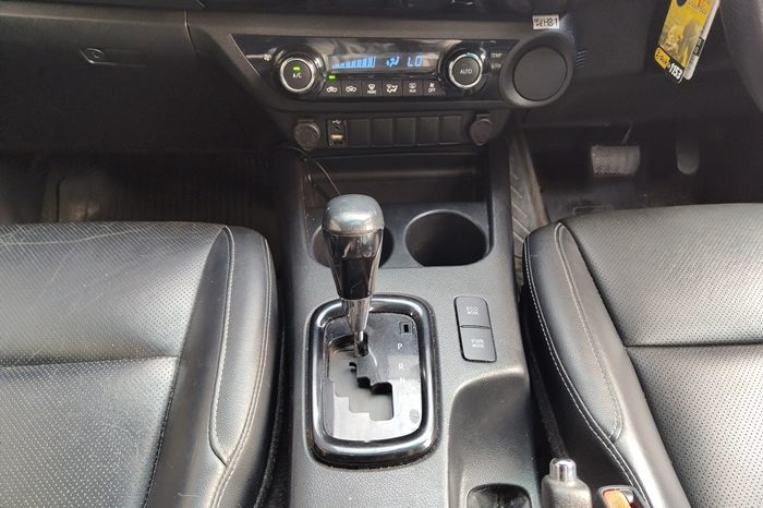 ROCCO PRE 2019 2.8G AT DOUBLE CAB WHITE 3854 full