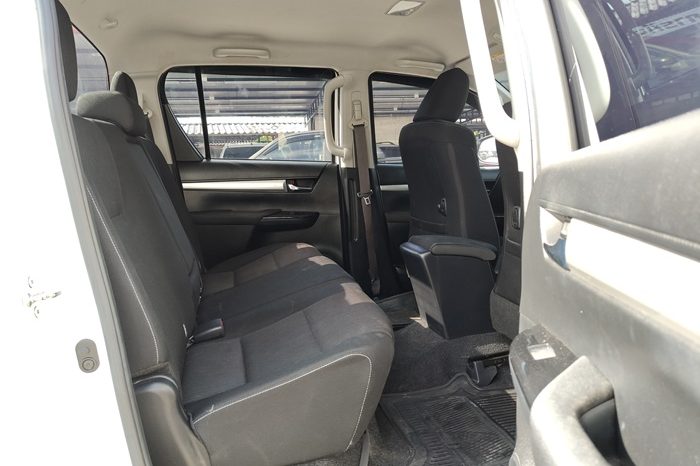 REVO PRE 2022 2.4 ENTRY AT DOUBLE CAB WHITE  6271 full