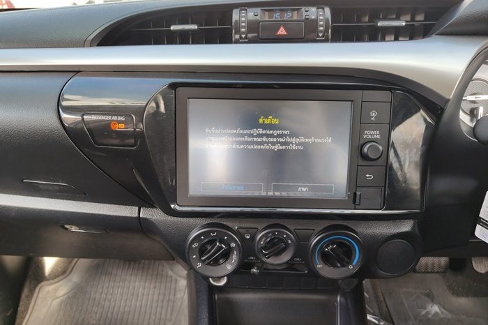 REVO PRE 2022 2.4 ENTRY AT DOUBLE CAB WHITE  6271 full