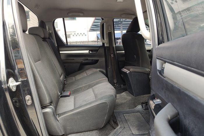 REVO PRE 2020 2.4E AT DOUBLE CAB BLACK  1421 full