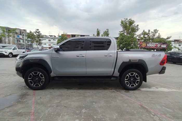 REVO 4WD 2022 2.8 HIGHT AT DOUBLE CAB SILVER  3074 full