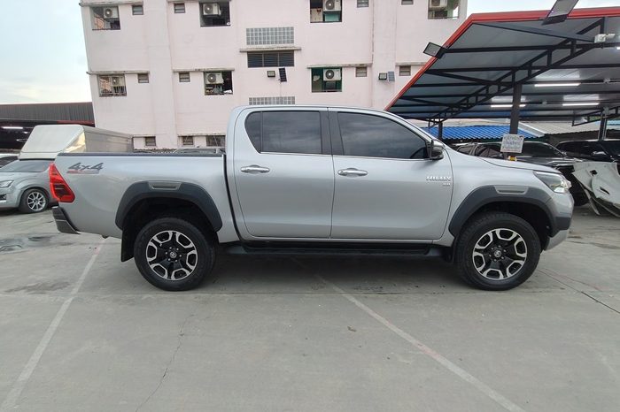 REVO 4WD 2022 2.8 HIGHT AT DOUBLE CAB SILVER  3074 full
