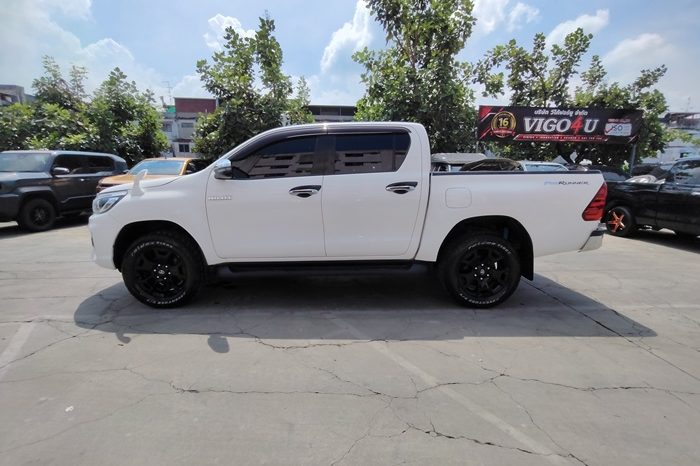 REVO PRE 2018 2.4E AT DOUBLE CAB WHITE  1242 full