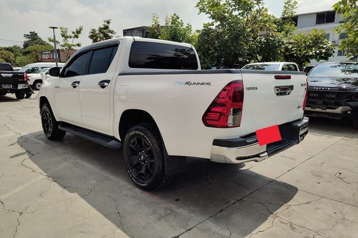 REVO PRE 2018 2.4E AT DOUBLE CAB WHITE  1242 full