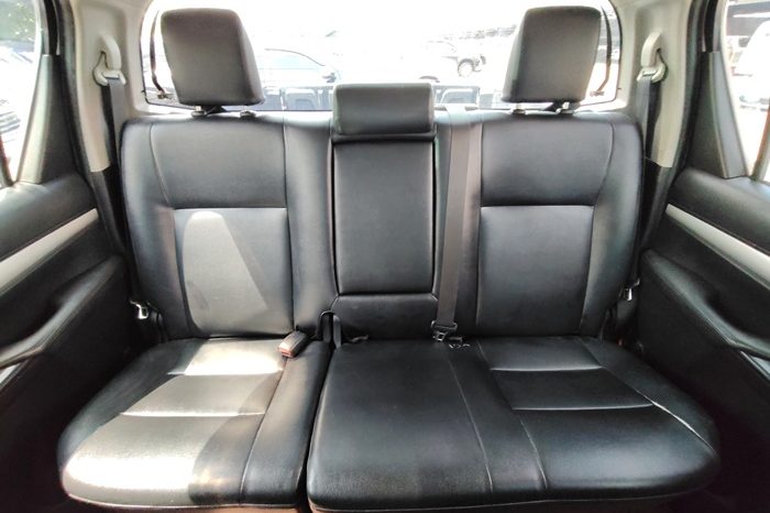 REVO PRE 2018 2.4E AT DOUBLE CAB WHITE  1242 full