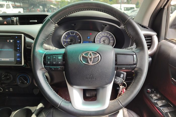 REVO PRE 2018 2.4E AT DOUBLE CAB WHITE  1242 full
