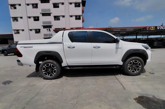 REVO PRE 2022 2.4 MID AT DOUBLE CAB WHITE  9092 full