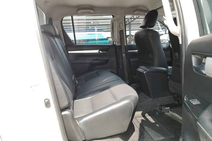 REVO PRE 2022 2.4 MID AT DOUBLE CAB WHITE  9092 full