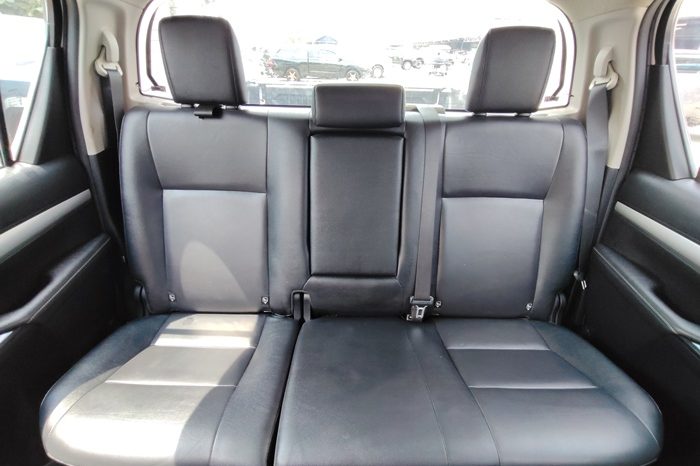 REVO PRE 2022 2.4 MID AT DOUBLE CAB WHITE  9092 full