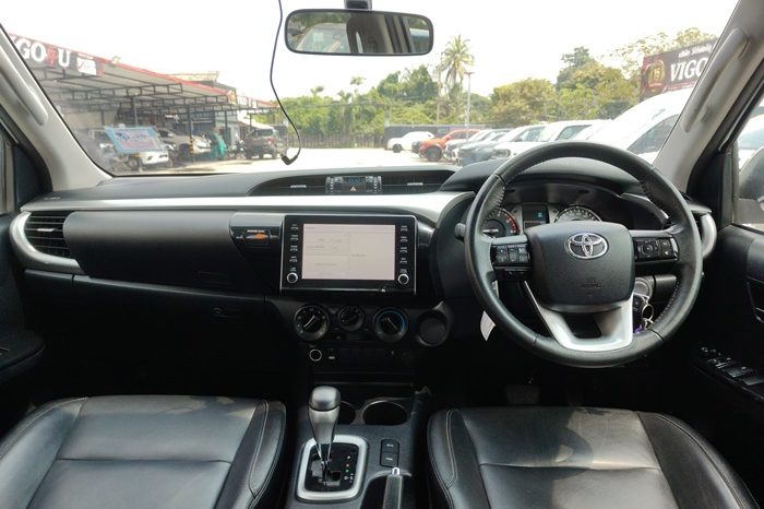REVO PRE 2022 2.4 MID AT DOUBLE CAB WHITE  9092 full