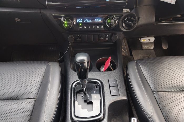 ROCCO 4WD 2022 2.8 HIGHT AT SMART CAB WHITE  2390 full