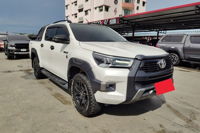 REVO PRE 2023 2.4 MID AT DOUBLE CAB WHITE 8248 full