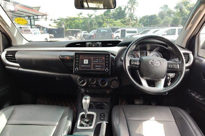 REVO PRE 2023 2.4 MID AT DOUBLE CAB WHITE 8248 full