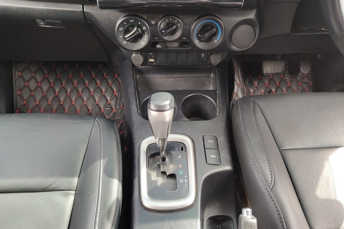 REVO PRE 2023 2.4 MID AT DOUBLE CAB WHITE 8248 full