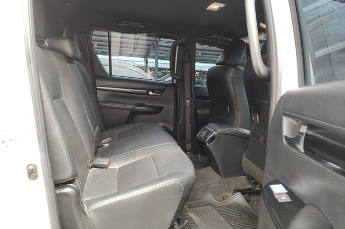 ROCCO 4WD 2020 2.8G AT DOUBLE CAB WHITE 8883 full