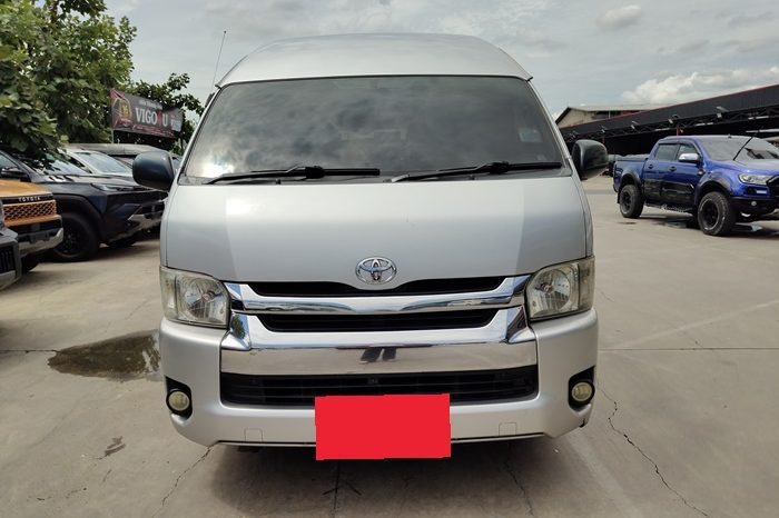 TOYOTA 2WD 2018 3.0 AT COMMUTER SILVER  4907 full