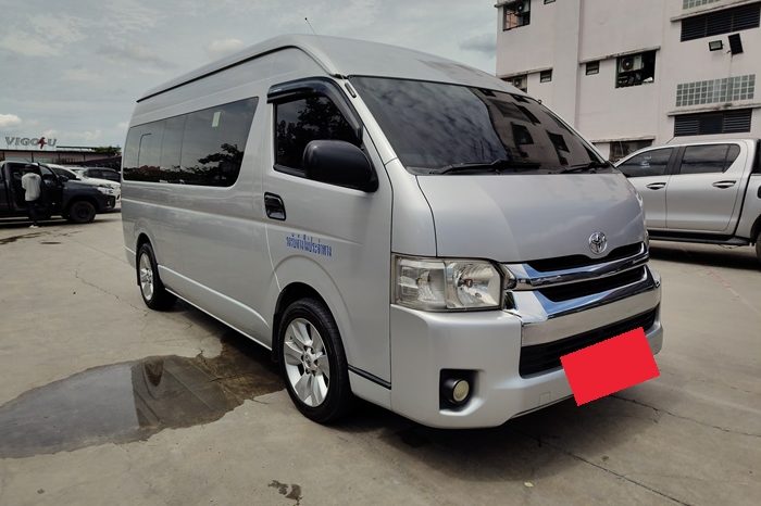 TOYOTA 2WD 2018 3.0 AT COMMUTER SILVER  4907 full