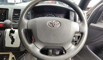 TOYOTA 2WD 2018 3.0 AT COMMUTER SILVER  4907 full