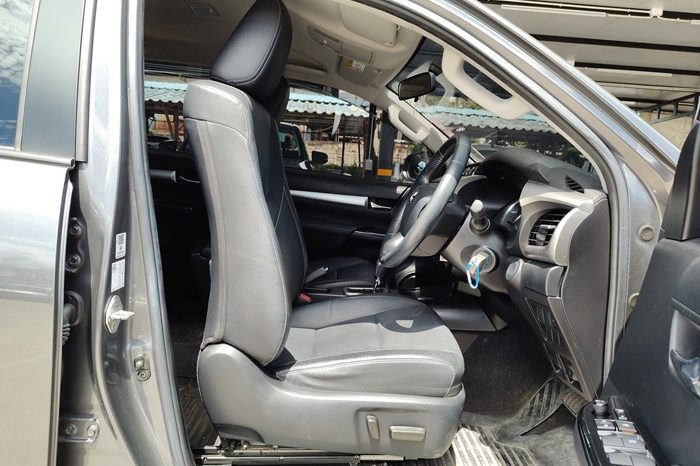 REVO PRE 2022 2.4 MID AT DOUBLE CAB DARK GREY 6717 full
