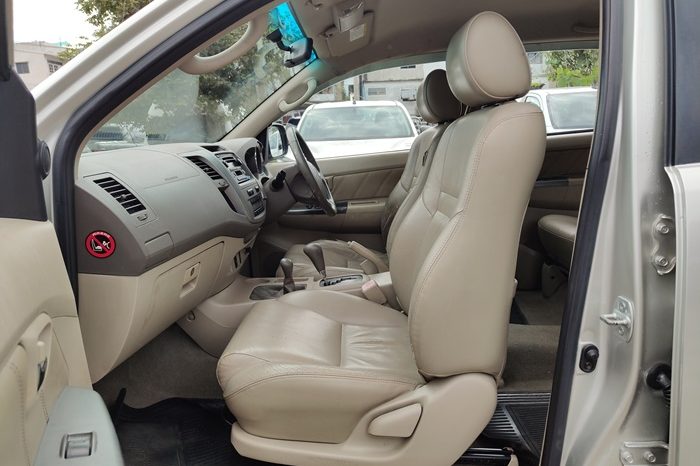 TOYOTA 4WD 2006 3.0V AT FORTUNER SILVER  2546 full