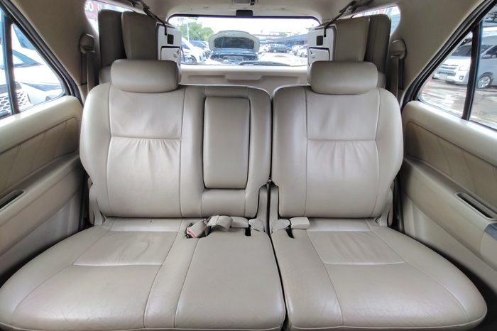 TOYOTA 4WD 2006 3.0V AT FORTUNER SILVER  2546 full