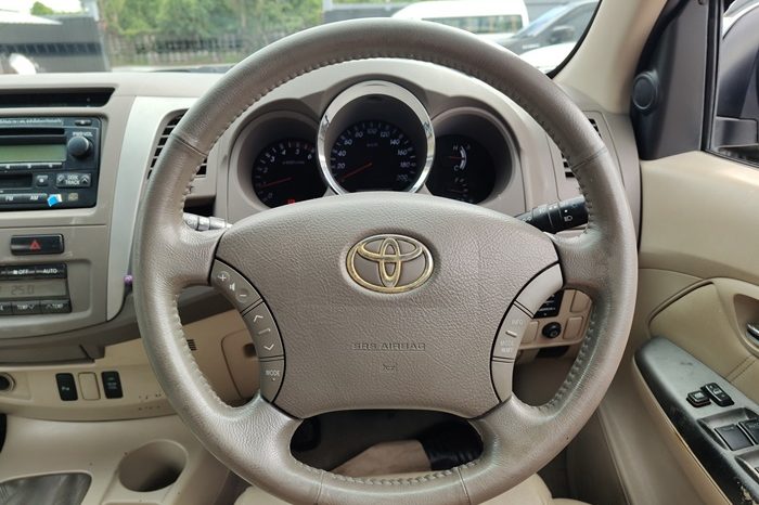 TOYOTA 4WD 2006 3.0V AT FORTUNER SILVER  2546 full
