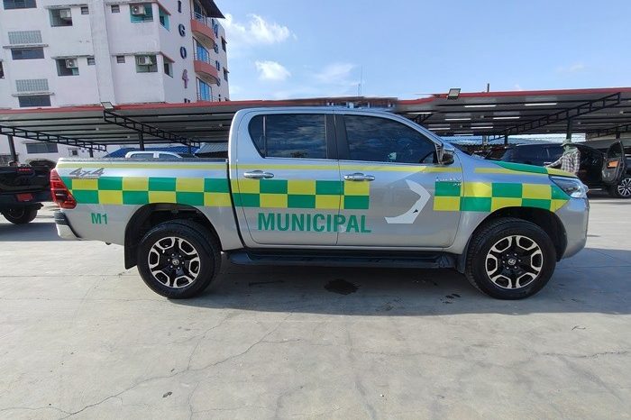 REVO 4WD 2022 2.8 HIGHT AT DOUBLE CAB SILVER  7892 full