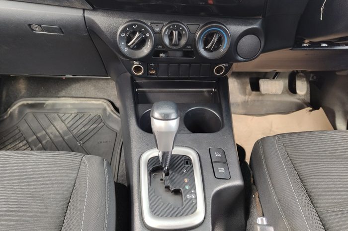 REVO PRE 2018 2.4E AT SMART CAB DARK GREY  1525 full