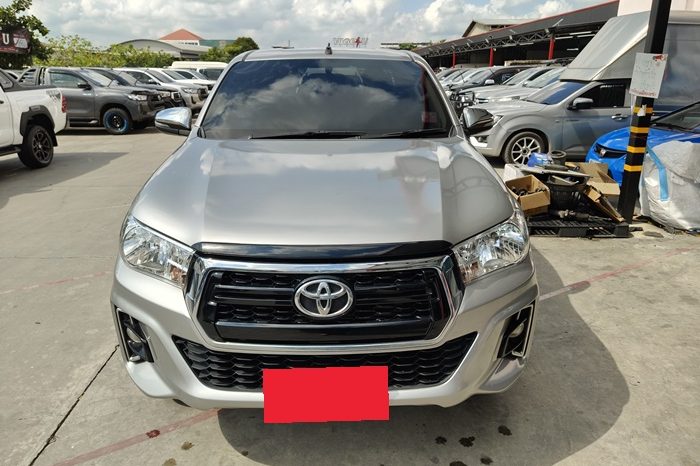 REVO PRE 2020 2.4E AT DOUBLE CAB SILVER  1947 full