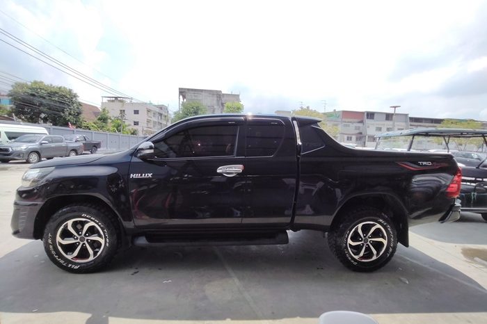 REVO PRE 2017 2.4E AT SMART CAB BLACK  2015 full