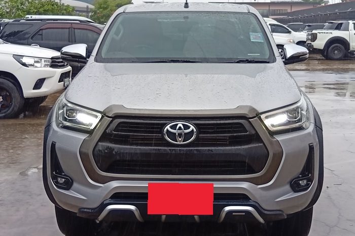 REVO PRE 2020 2.4E AT DOUBLE CAB SILVER  7696 full
