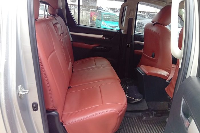 REVO PRE 2020 2.4E AT DOUBLE CAB SILVER  7696 full