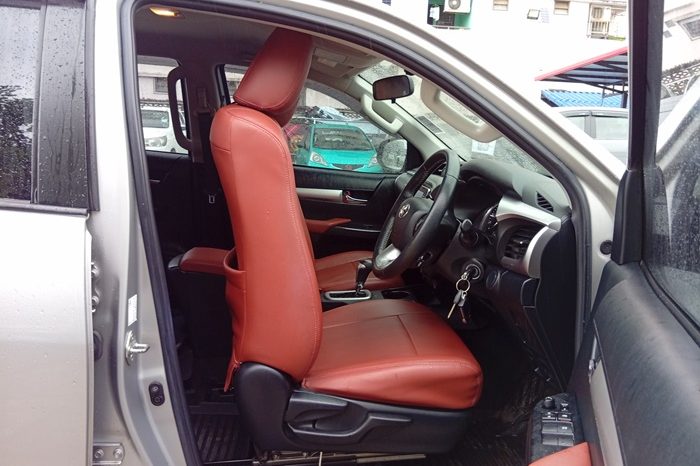 REVO PRE 2020 2.4E AT DOUBLE CAB SILVER  7696 full
