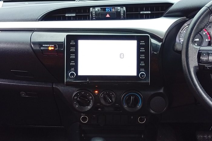 REVO PRE 2020 2.4E AT DOUBLE CAB SILVER  7696 full