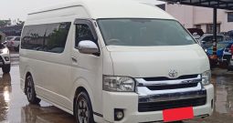TOYOTA 2WD 2020 3.0 AT COMMUTER WHITE  1093