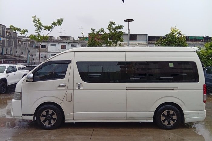 TOYOTA 2WD 2020 3.0 AT COMMUTER WHITE  1093 full