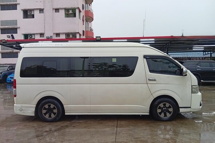 TOYOTA 2WD 2020 3.0 AT COMMUTER WHITE  1093 full