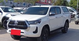 REVO PRE 2022 2.4 ENTRY AT DOUBLE CAB WHITE  9837