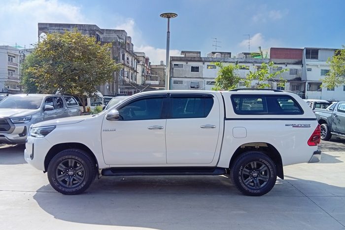 REVO PRE 2022 2.4 ENTRY AT DOUBLE CAB WHITE  9837 full