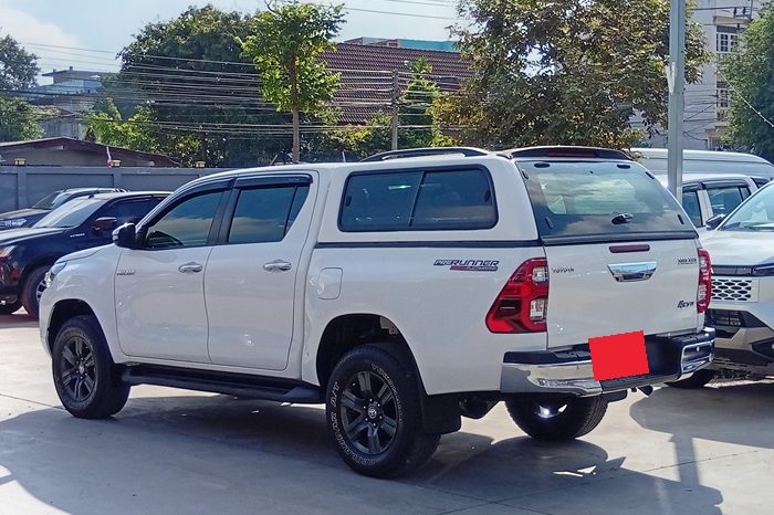 REVO PRE 2022 2.4 ENTRY AT DOUBLE CAB WHITE  9837 full