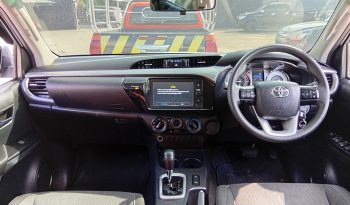 REVO PRE 2022 2.4 ENTRY AT DOUBLE CAB WHITE  9837 full